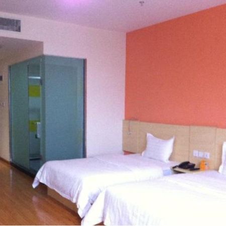 7 Days Inn Chengdu East Railway Station West Squar 외부 사진